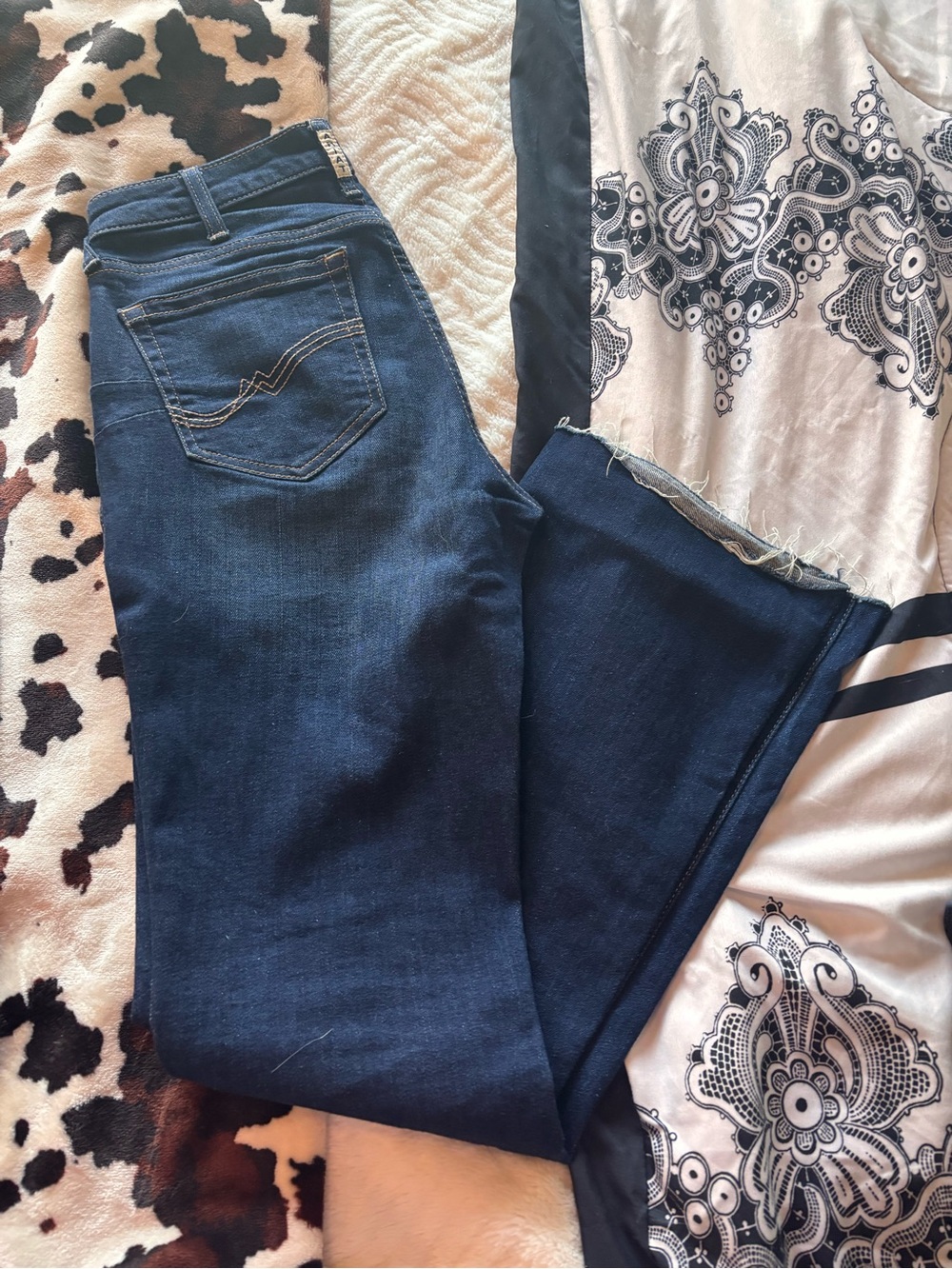 Ariat Women's Boot Cut Jeans in Light Blue and Dark Blue “read discription - Picture 5 of 7